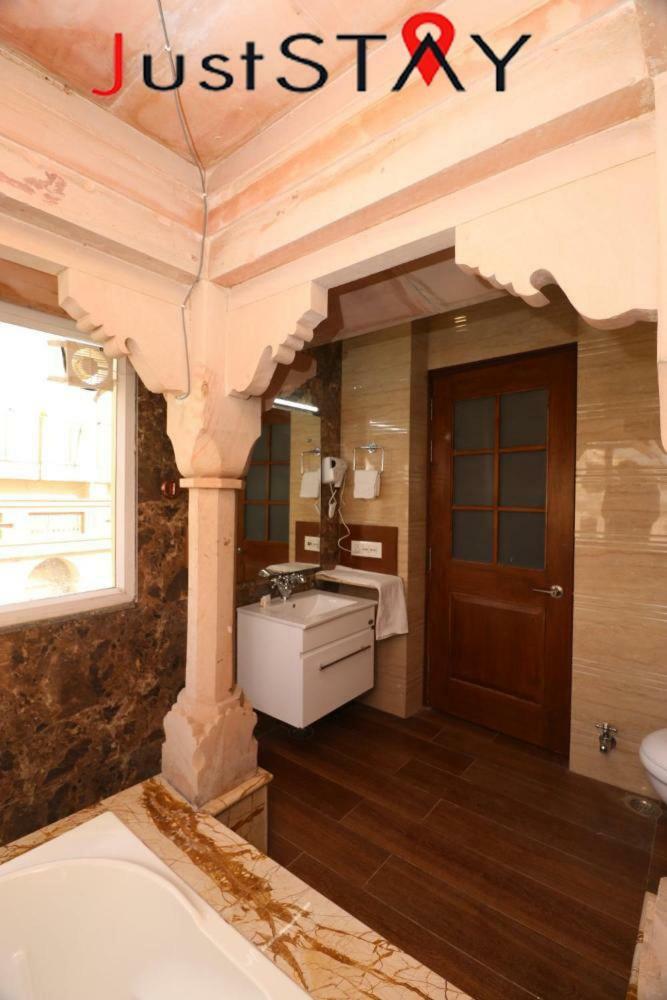 Juststay Mumtaz Mahal Hotel